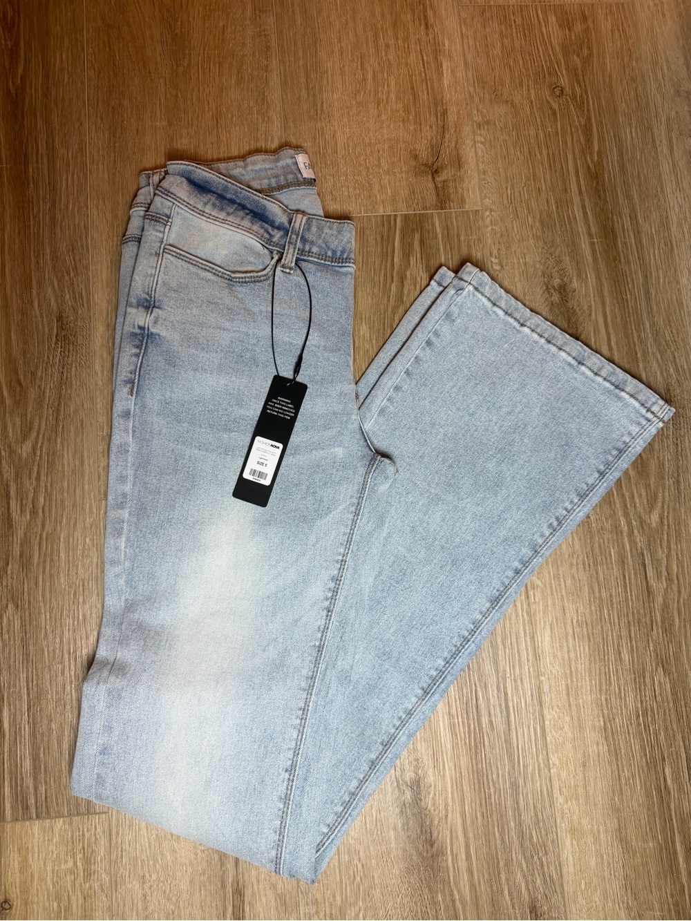 Light wash stretch jeans